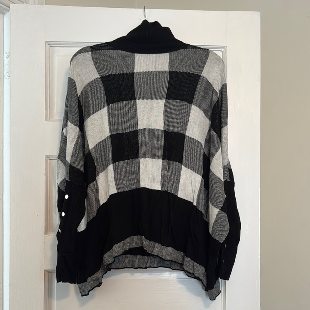 Plaid Black and Gray Women's Sweater